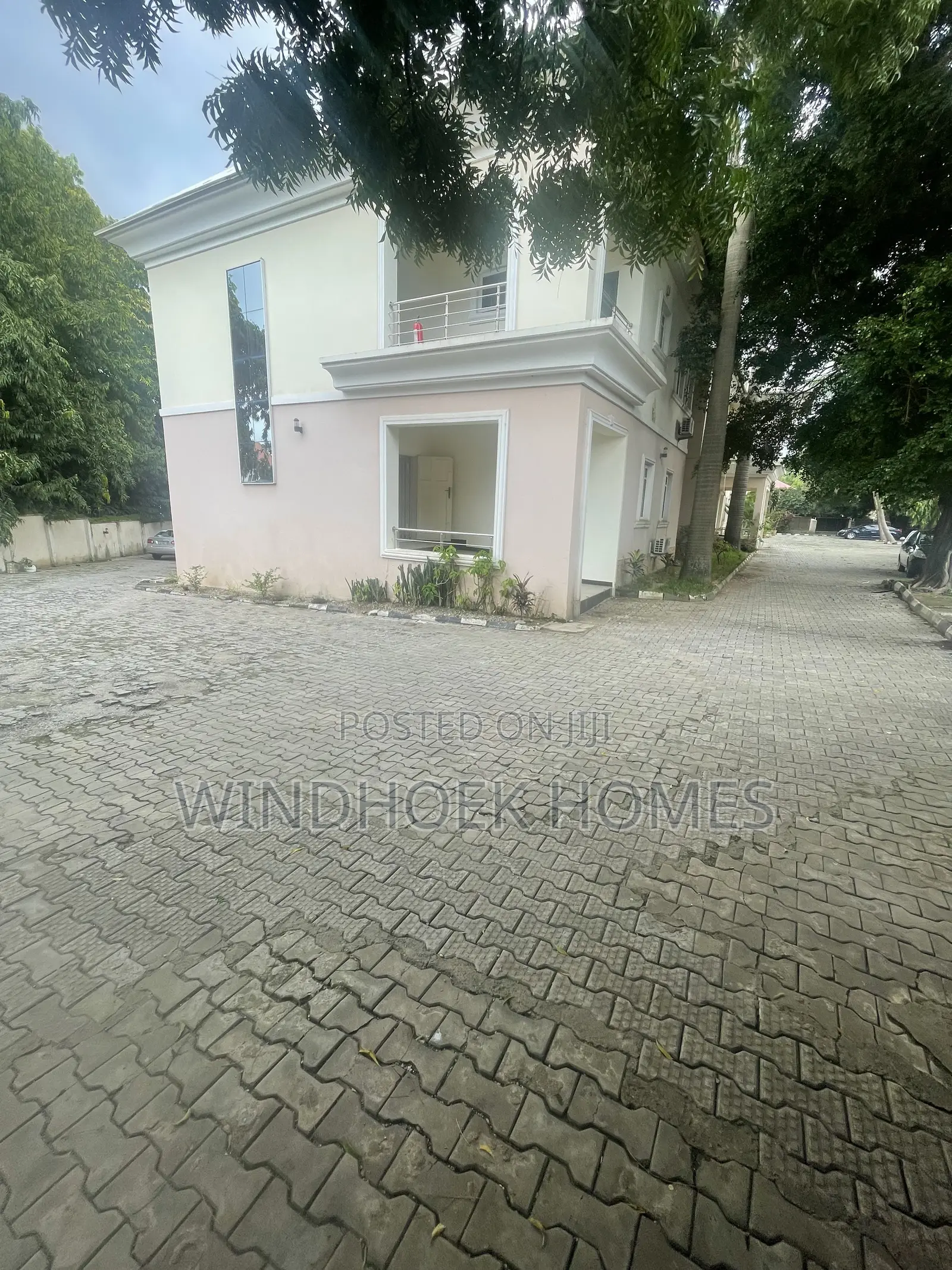 2bdrm Apartment in Wuse 2 for rent