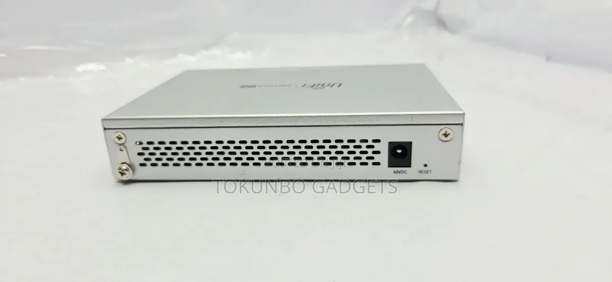 Ubiquiti UniFi Switch 8 60W PoE 8-Port Gigabit Ethernet