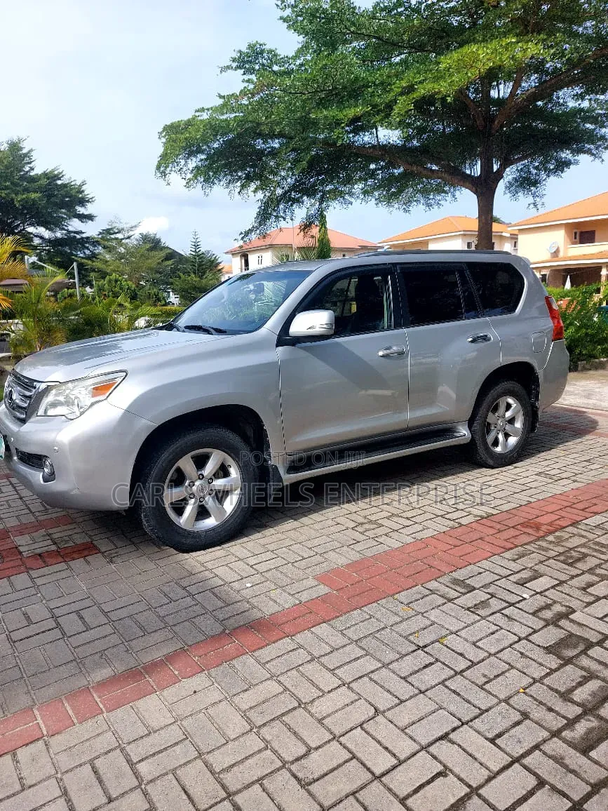 Lexus GX 2011 Silver