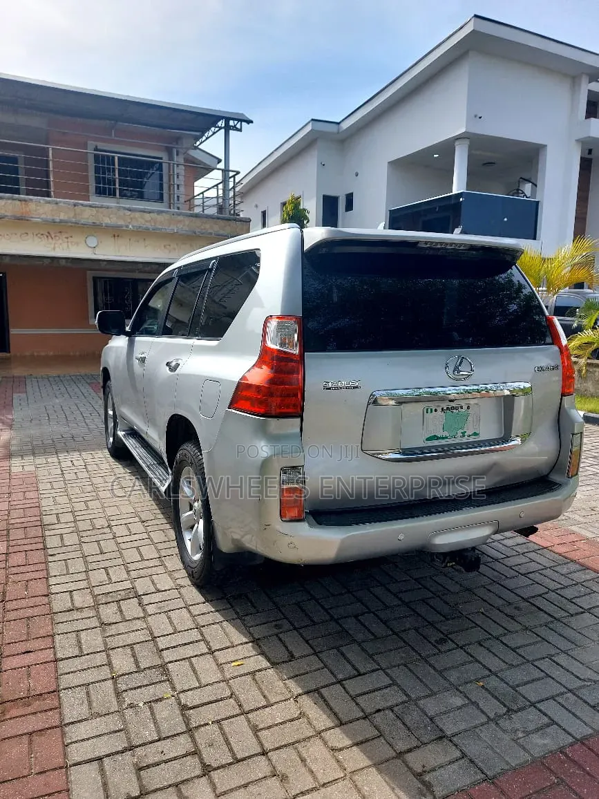 Lexus GX 2011 Silver