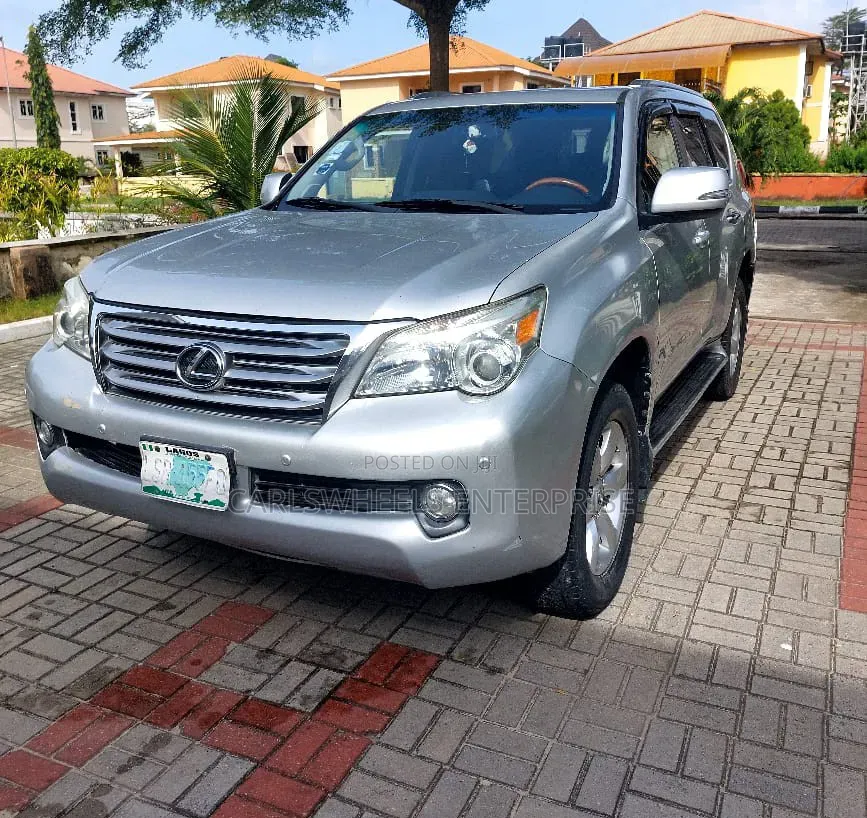 Lexus GX 2011 Silver