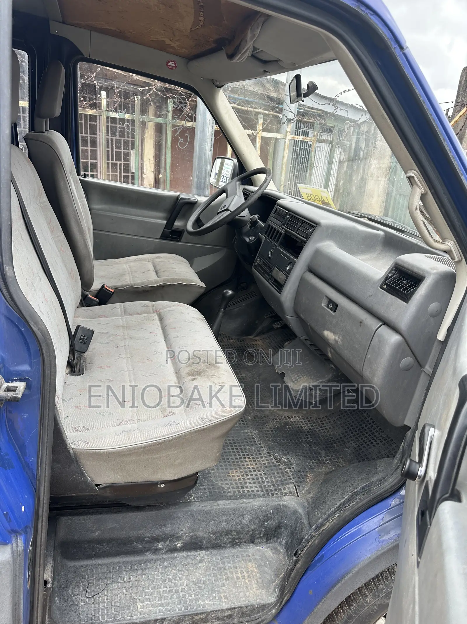 Volkswagen Caravell 1999 Blue