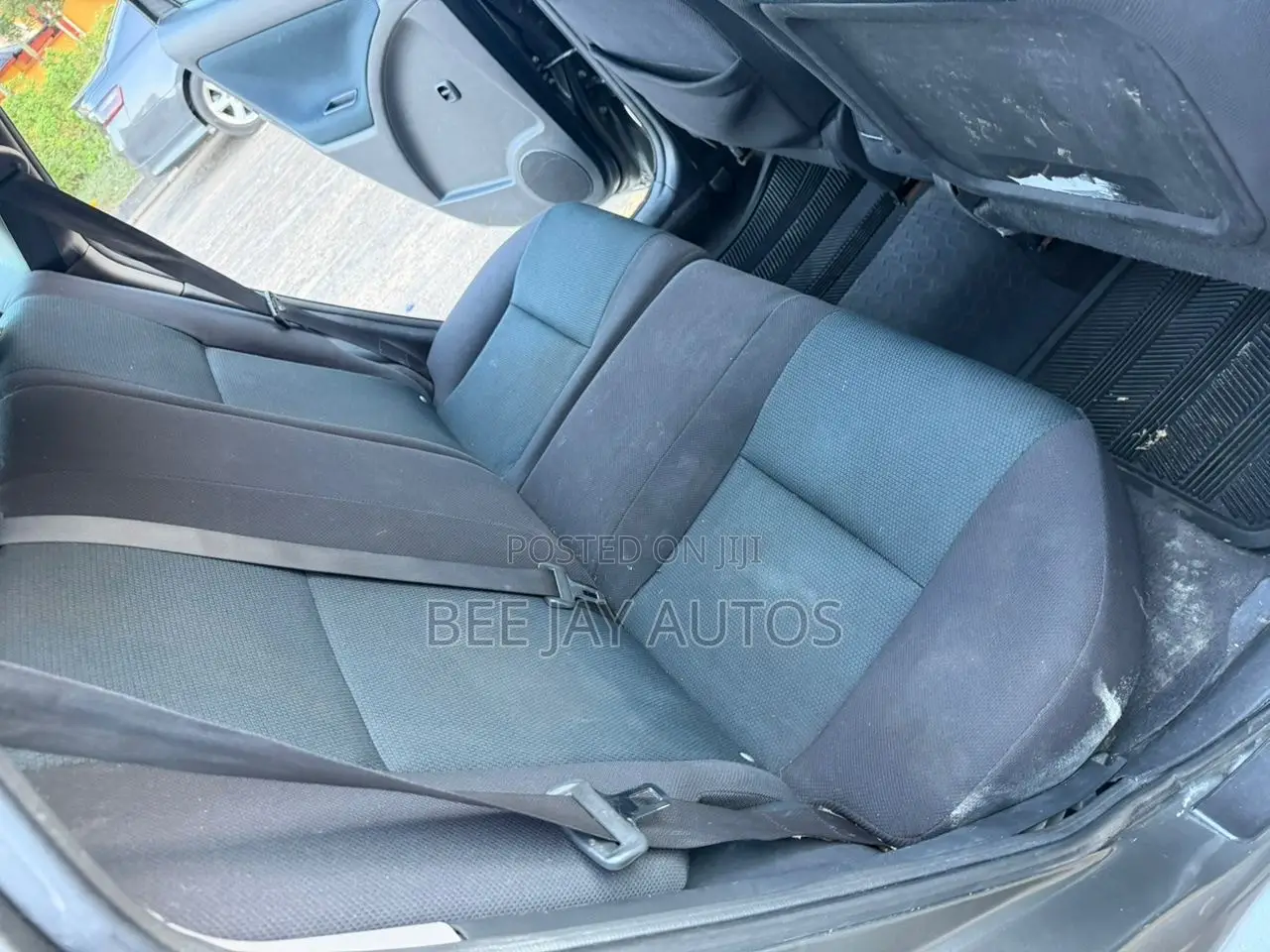 Toyota Matrix Hatchback FWD (1.8L 4cyl 5M) 2008 Gray