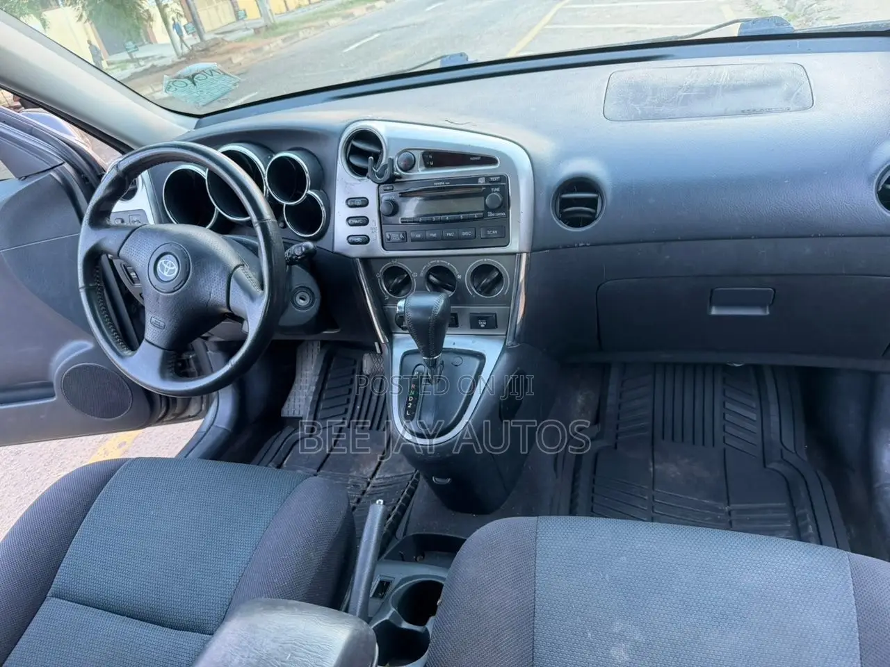 Toyota Matrix Hatchback FWD (1.8L 4cyl 5M) 2008 Gray