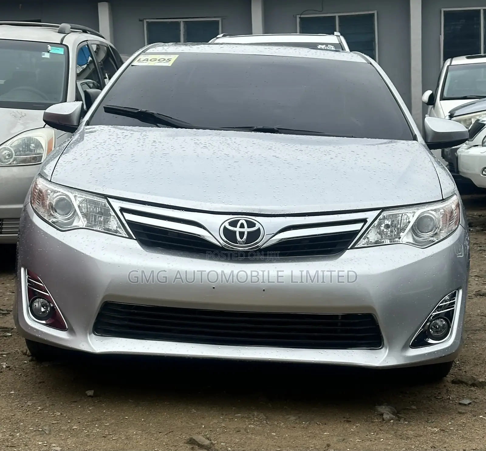 Toyota Camry XLE 4dr Sedan (2.5L 4cyl 6A) 2012 Silver