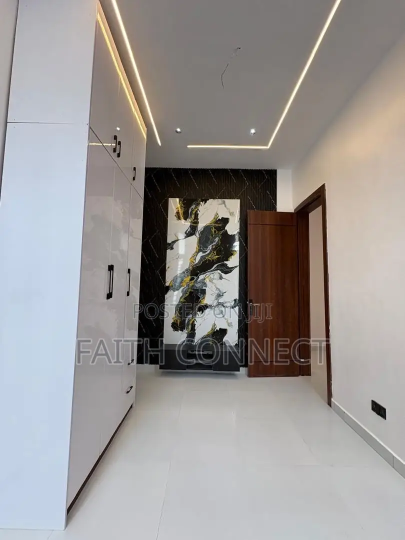 4bdrm Duplex in Ikota for sale