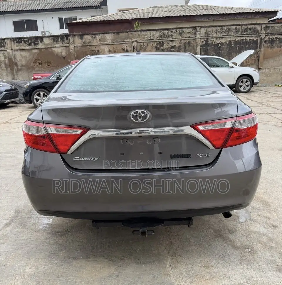 Toyota Camry 2016 Gray