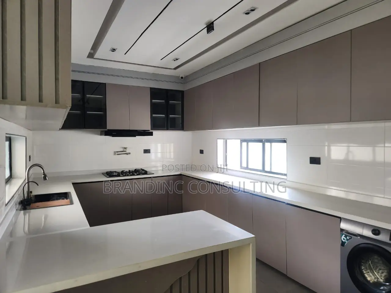 5bdrm Duplex in Lekki Phase 1 for sale
