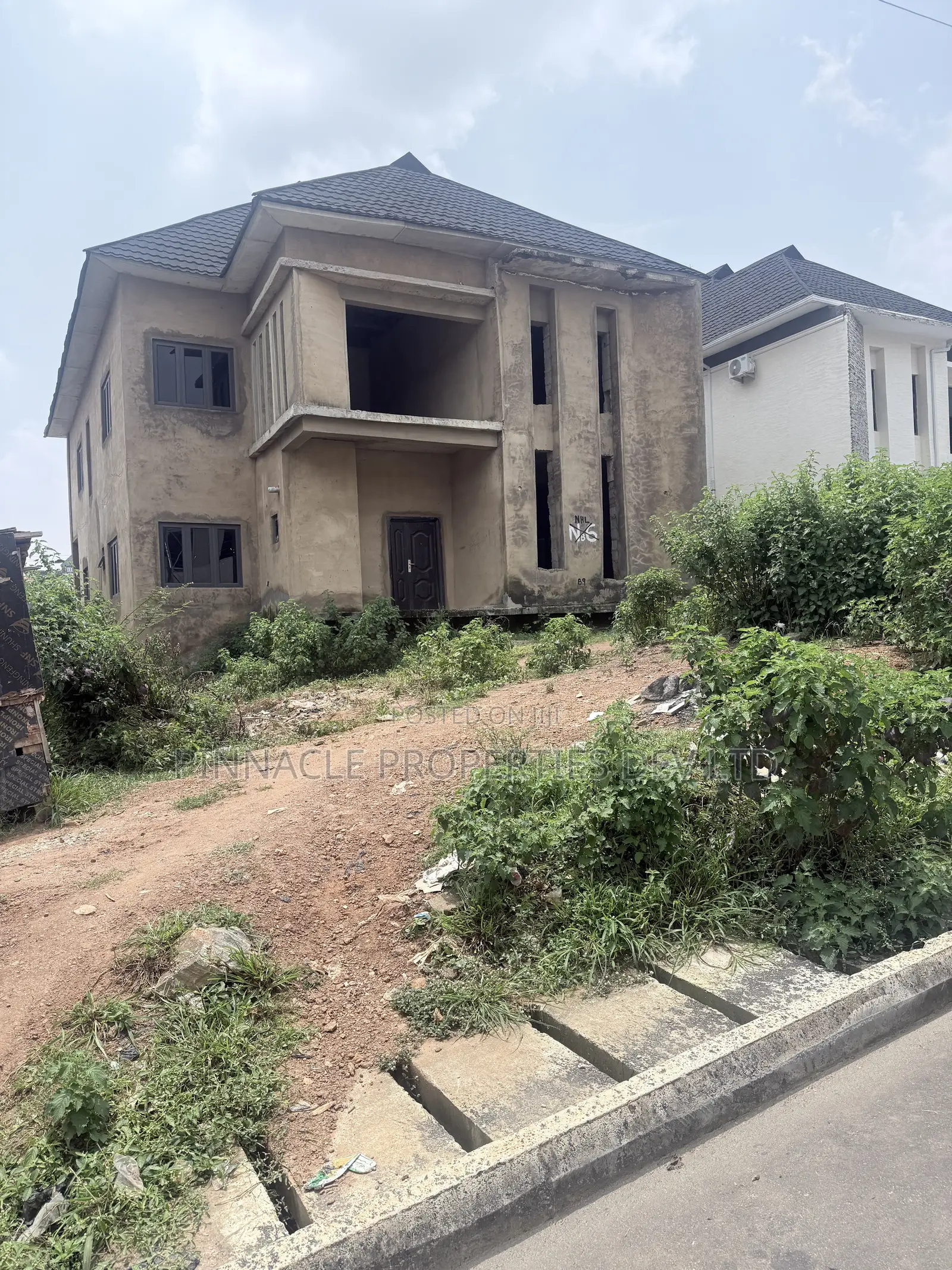 4bdrm Duplex in Admiralty Estate for sale