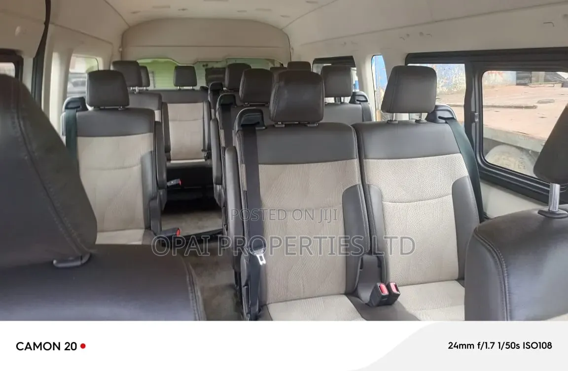 Toyota HiAce 2021 White