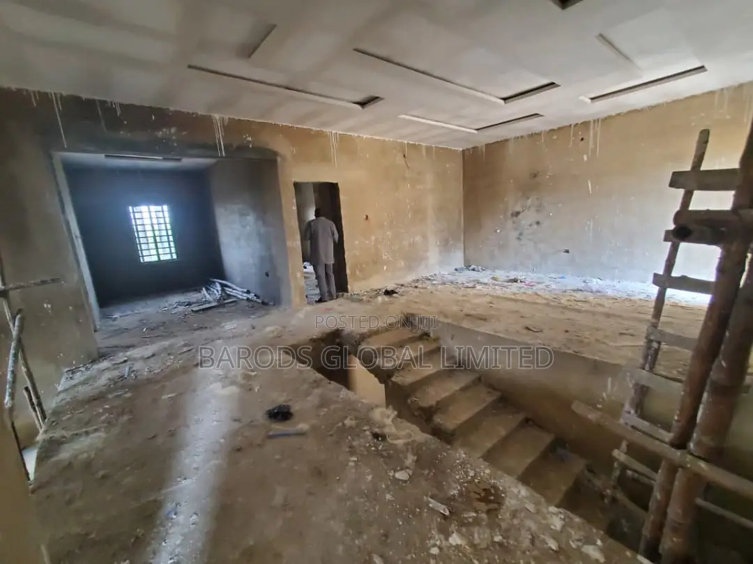 5bdrm Duplex in Osoba Hilltop Gra,, Abeokuta South for sale