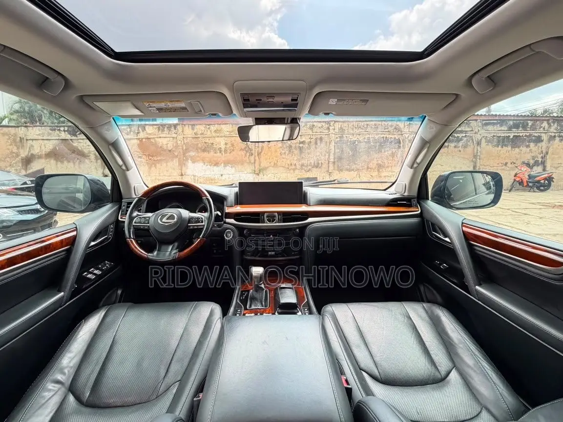 Lexus LX 570 (5 seats) AWD 2016 Gray