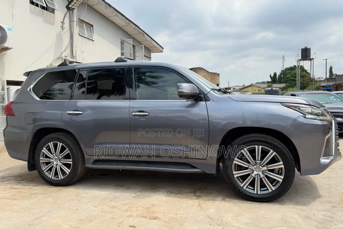 Lexus LX 570 (5 seats) AWD 2016 Gray