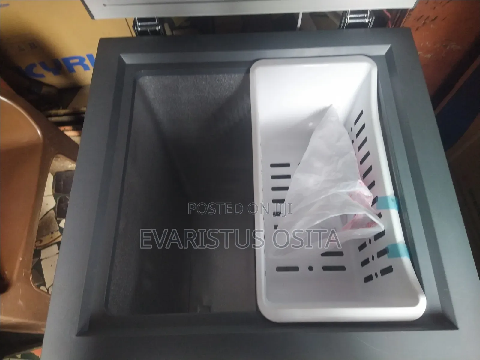 Skyrun Chest Freezer (BD90A) 100liters Available