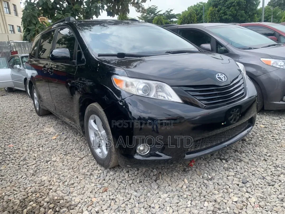 Toyota Sienna 2013 Black