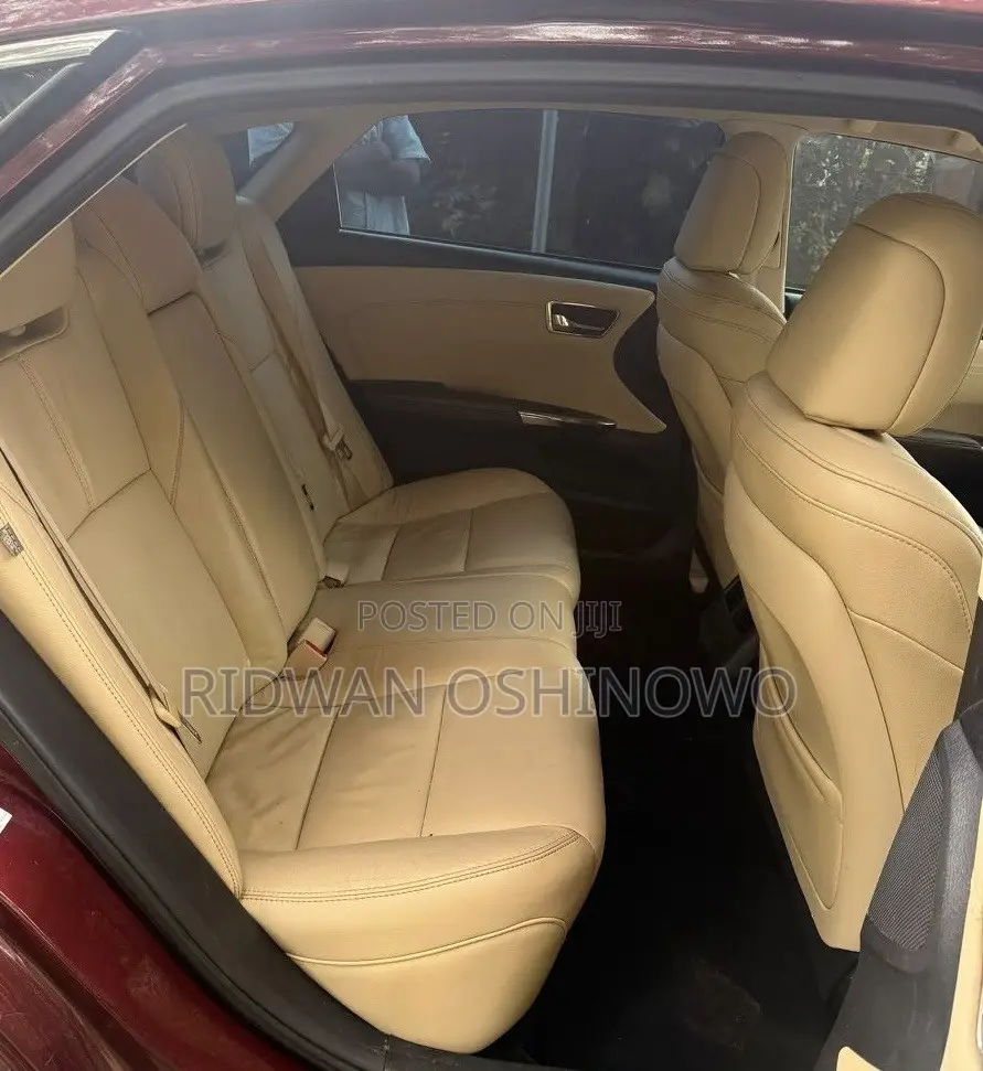 Toyota Avalon XLE Sedar FWD (3.5L 6cyl 6A) 2013