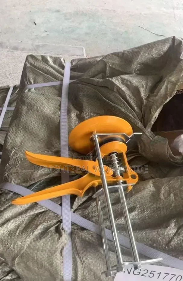Heavy Duty Manual Cauking Gun / Sausage Sealant Gun