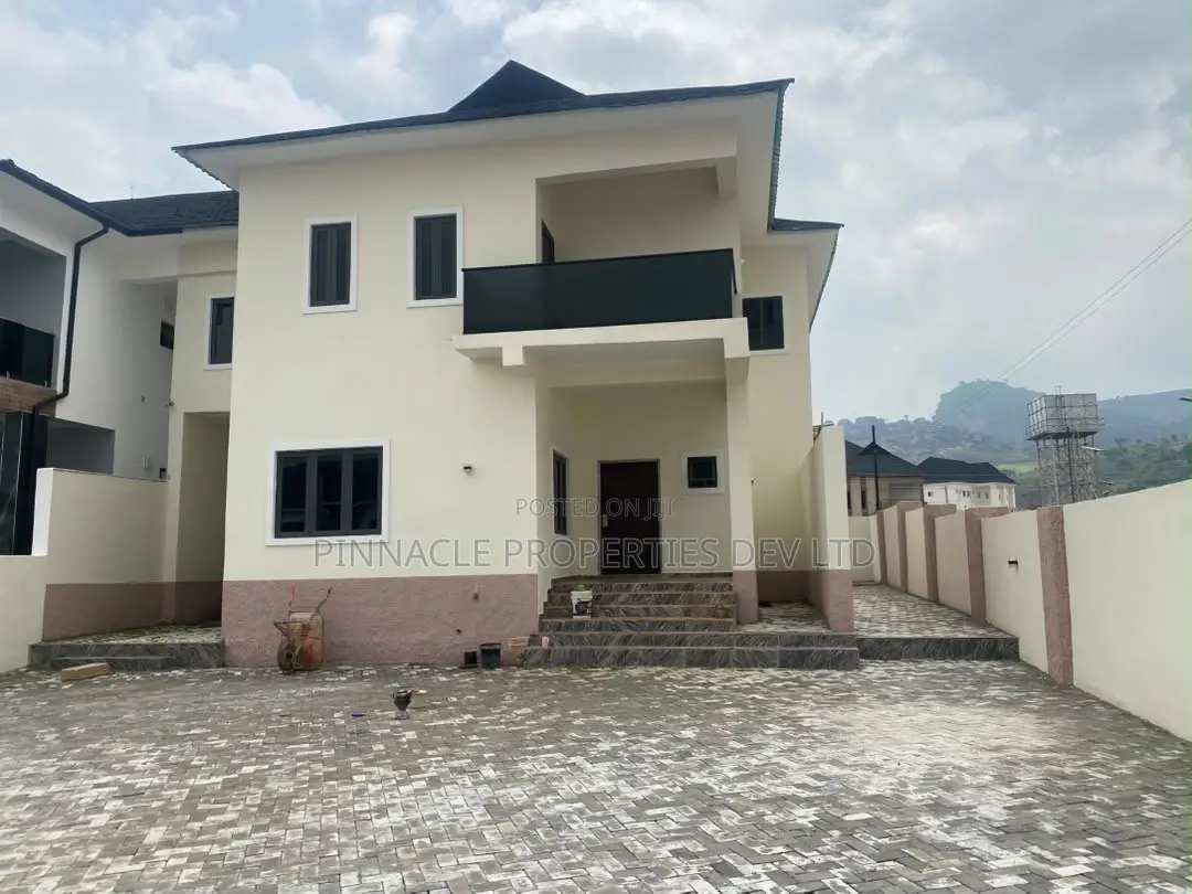 4bdrm Duplex in Admiralty Estate for sale
