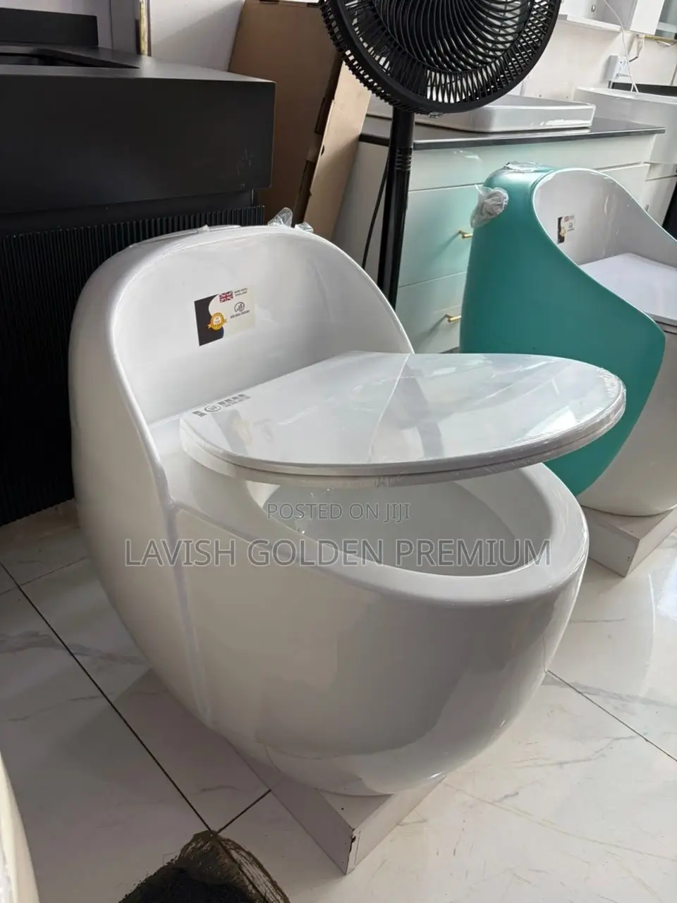 White One-Piece Egg Shaped Toilet Seat