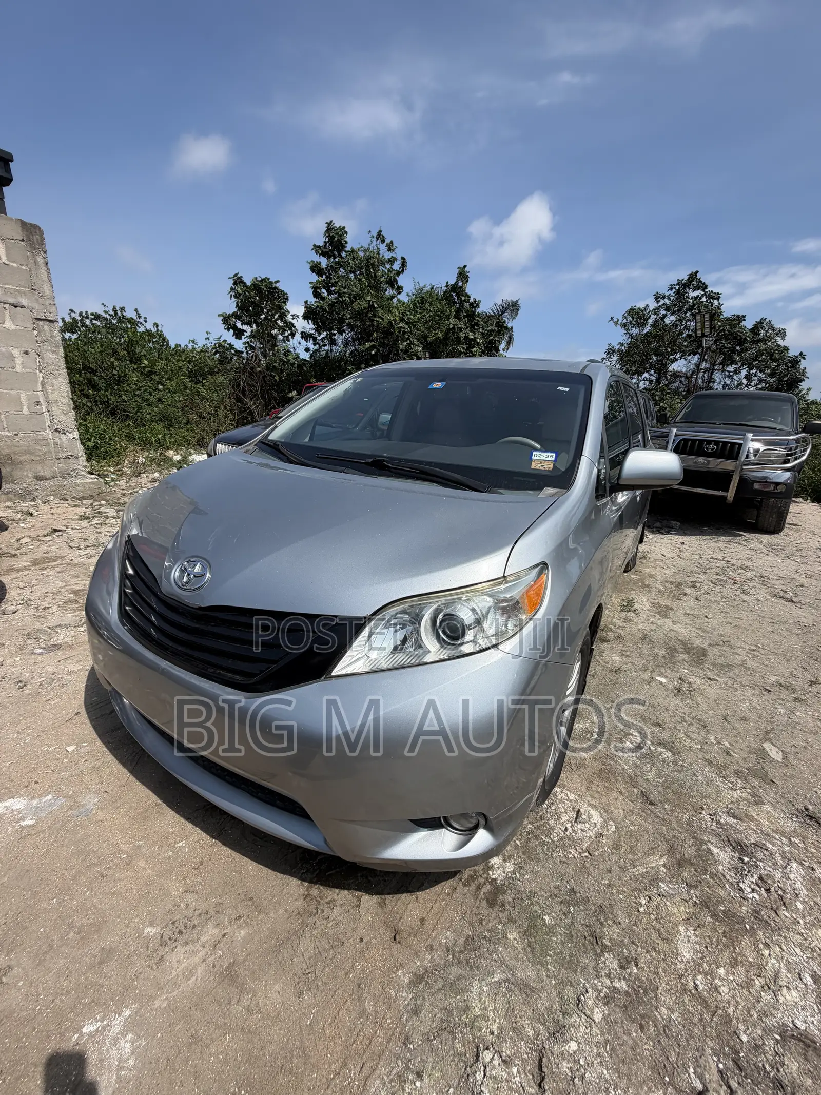 Toyota Sienna XLE 7 Passenger Mobility 2012 Silver