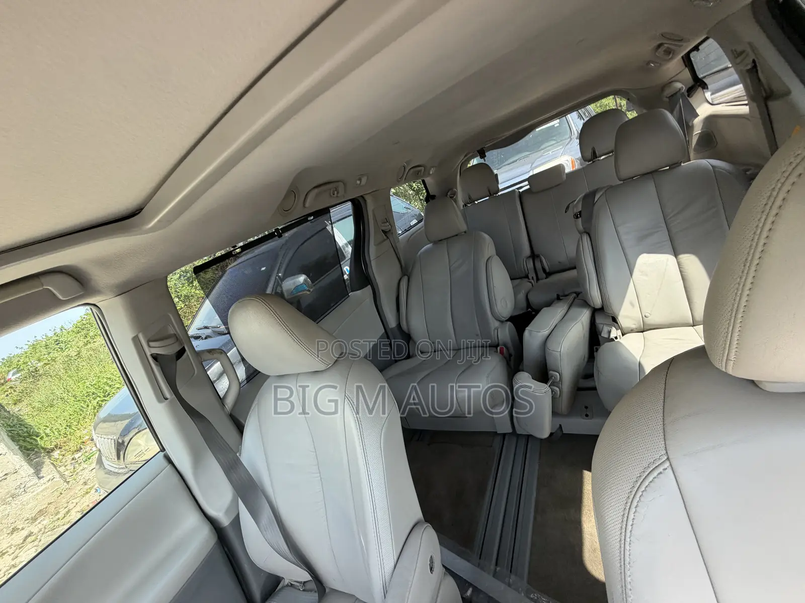 Toyota Sienna XLE 7 Passenger Mobility 2012 Silver