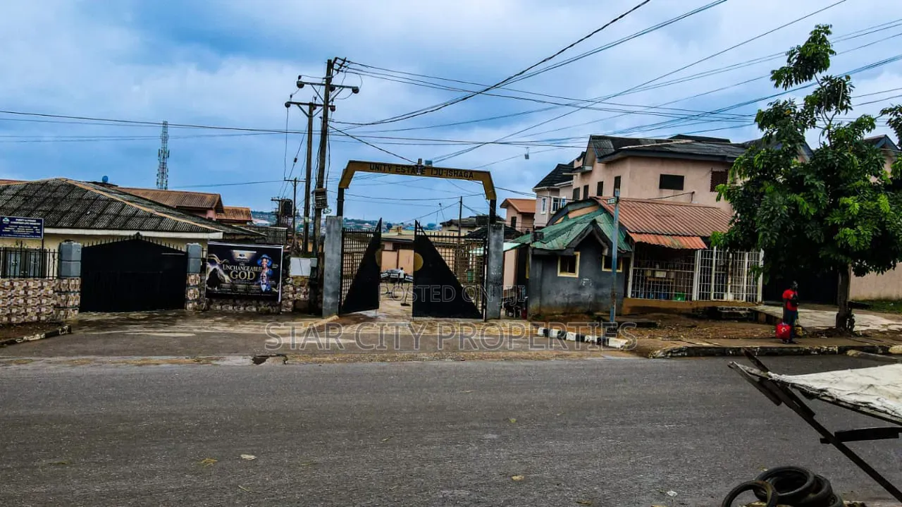 4bdrm Townhouse/Terrace in Unity Estate, Ogba GRA for sale