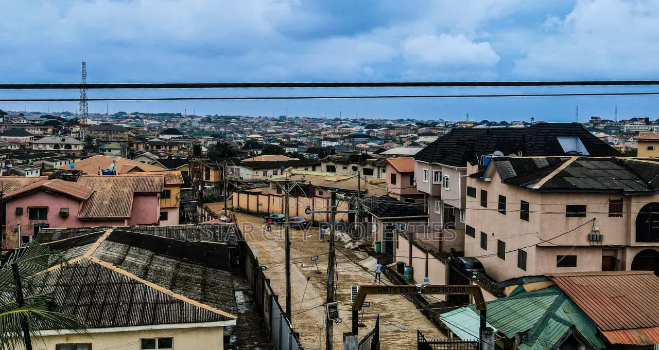 4bdrm Townhouse/Terrace in Unity Estate, Ogba GRA for sale