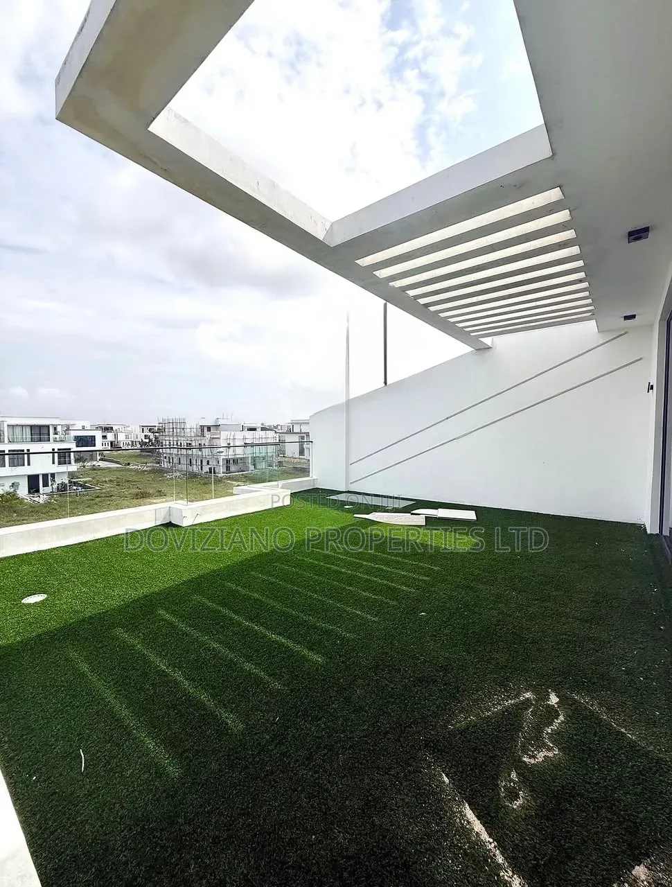 5bdrm Duplex in Ikate for sale