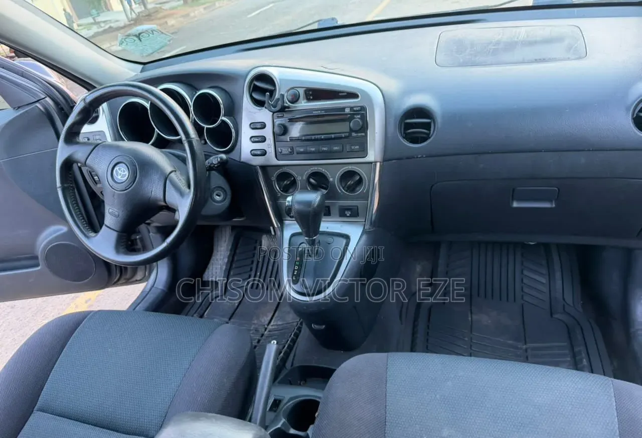 Toyota Matrix XR Hatchback FWD (1.8L 4cyl 4A) 2008 Gray