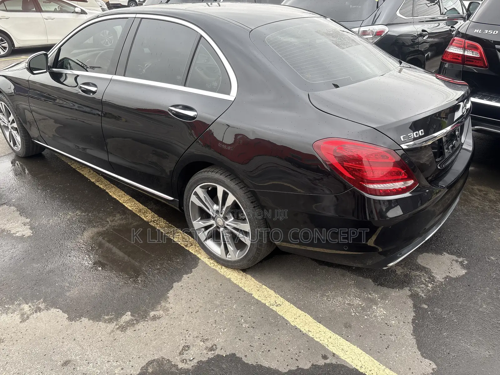 Mercedes-Benz C300 2016 Black