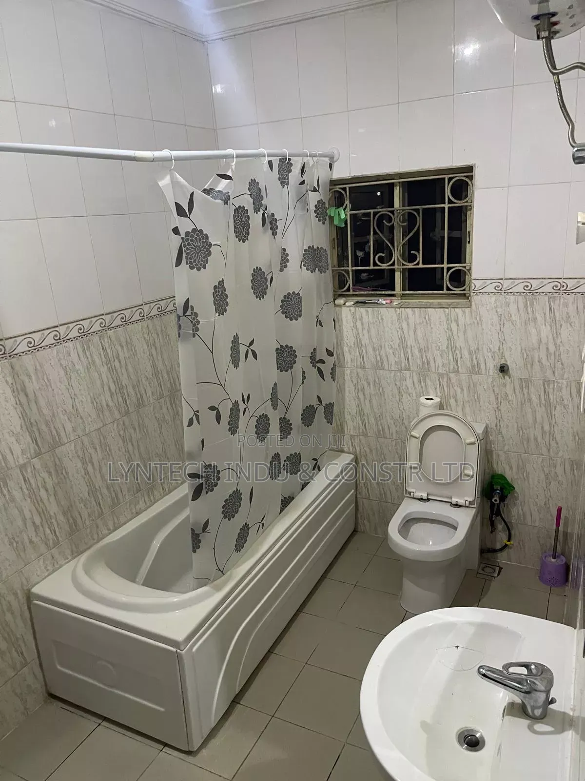 Professional Bathroom Washing and Stain Removal