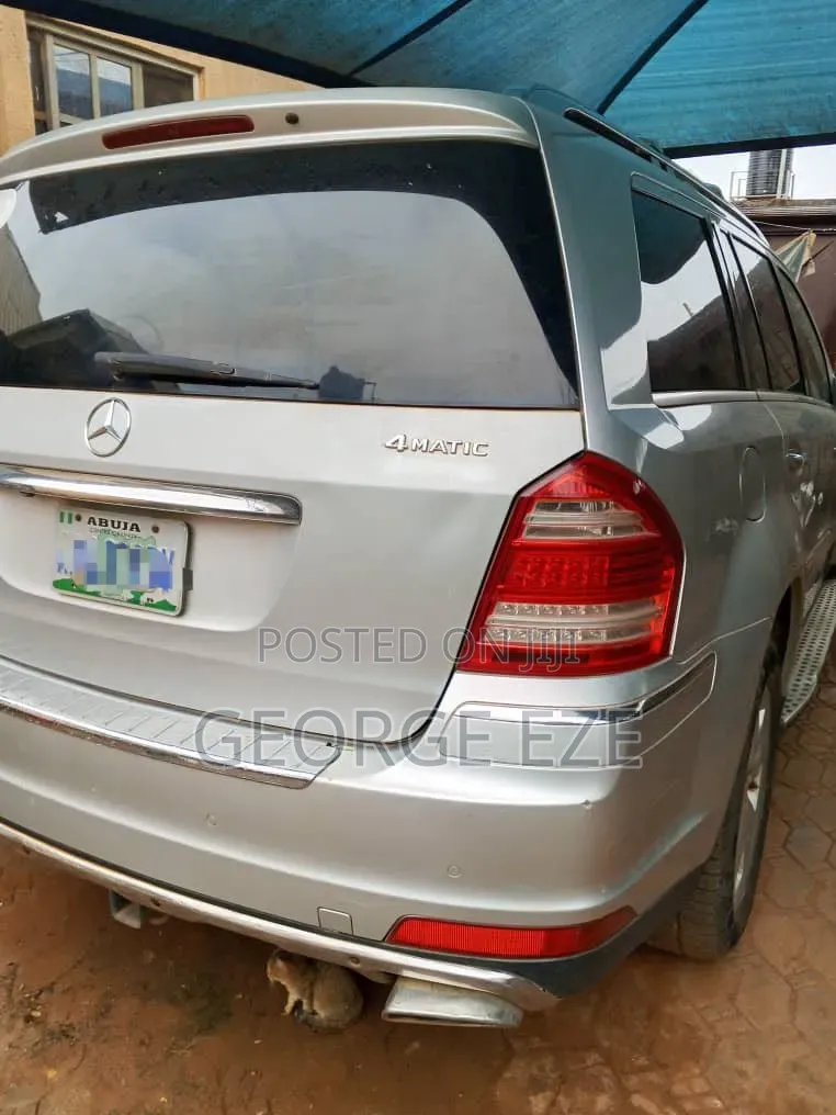 Mercedes-Benz GL-Class 2009 Silver
