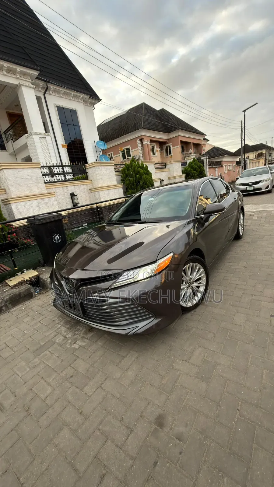 Toyota Camry XLE FWD (2.5L 4cyl 8AM) 2018 Brown