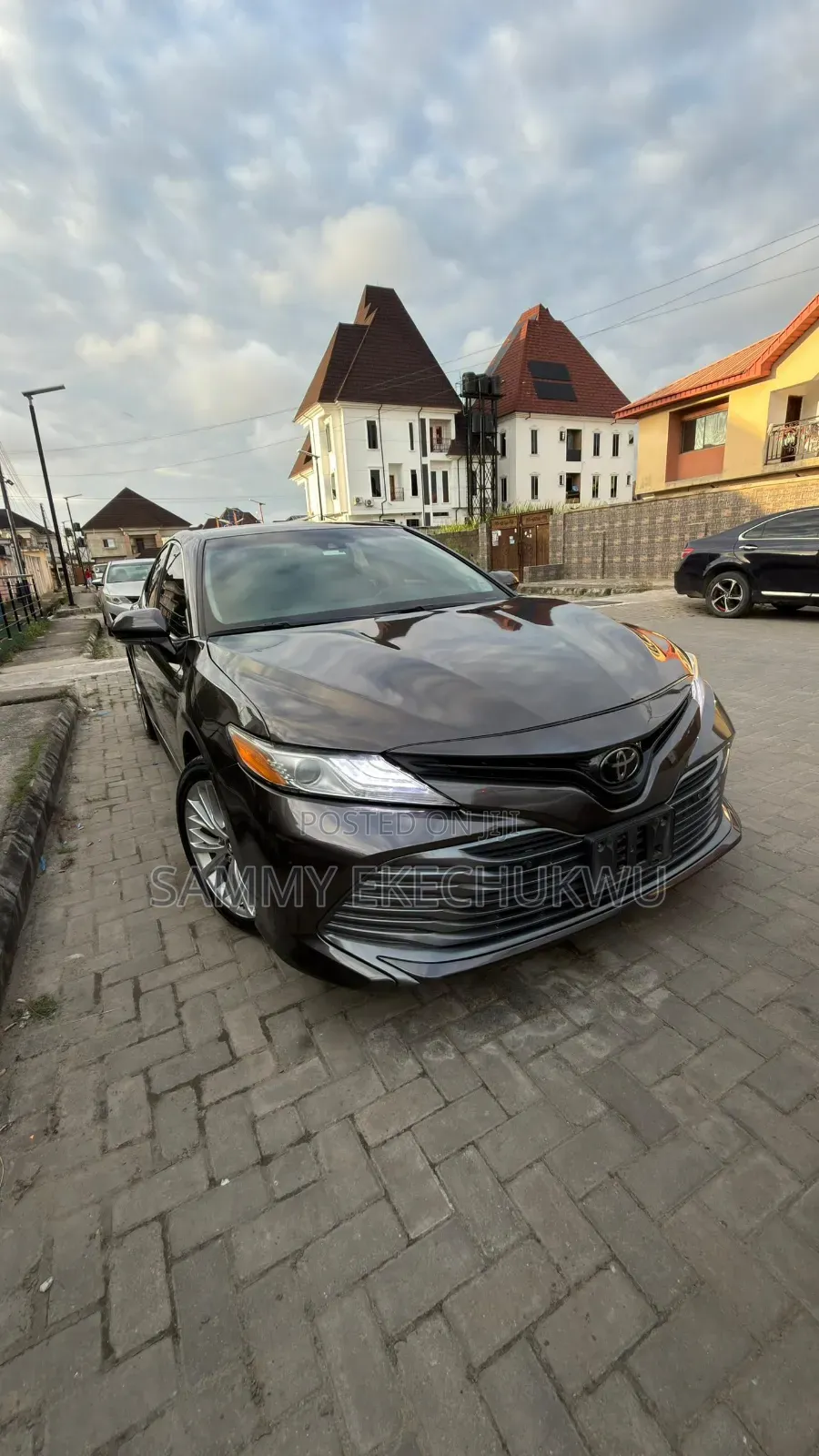 Toyota Camry XLE FWD (2.5L 4cyl 8AM) 2018 Brown