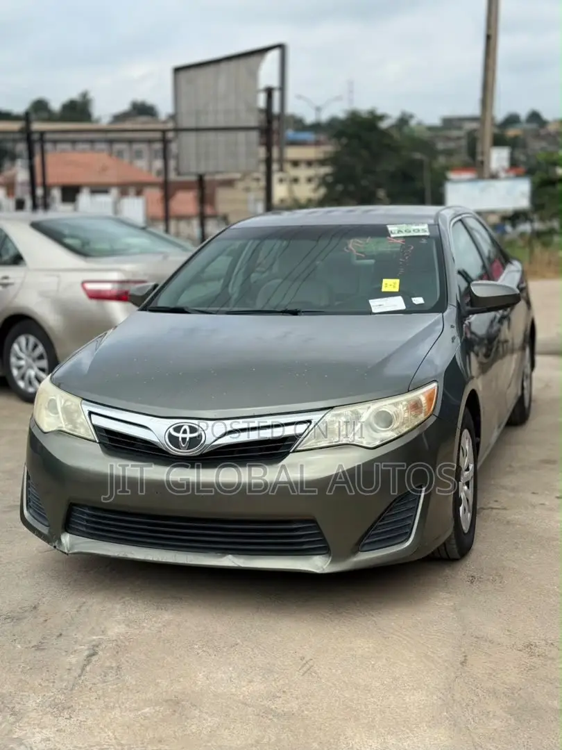 Toyota Camry LE 4dr Sedan (2.5L 4cyl 6A) 2012 Green