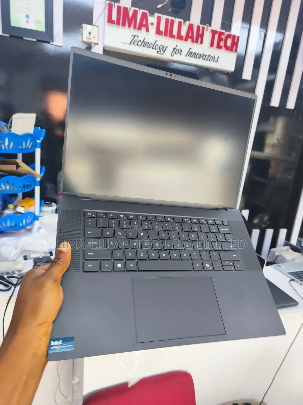 Laptop Dell Precision 5690 64GB Intel Core Ultra 7 SSD 512GB