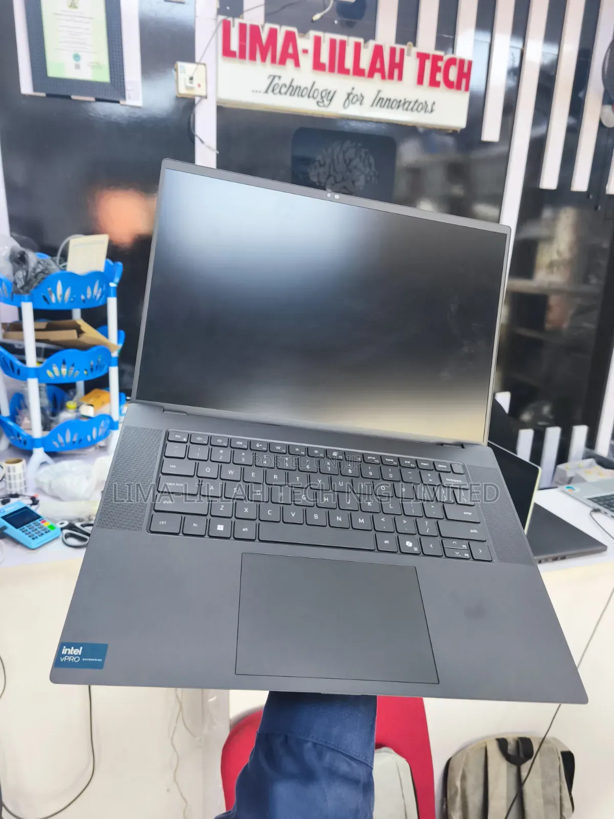 Laptop Dell Precision 5690 64GB Intel Core Ultra 7 SSD 512GB