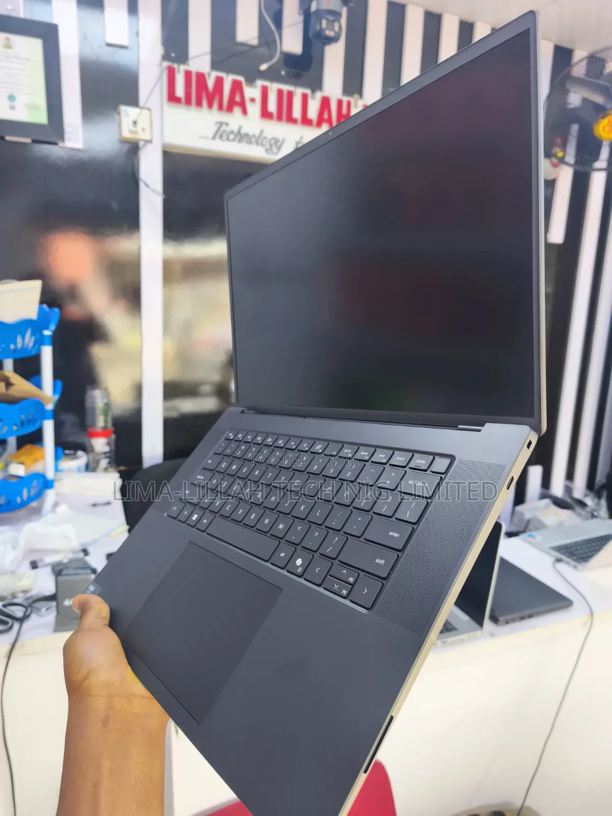 Laptop Dell Precision 5690 64GB Intel Core Ultra 7 SSD 512GB