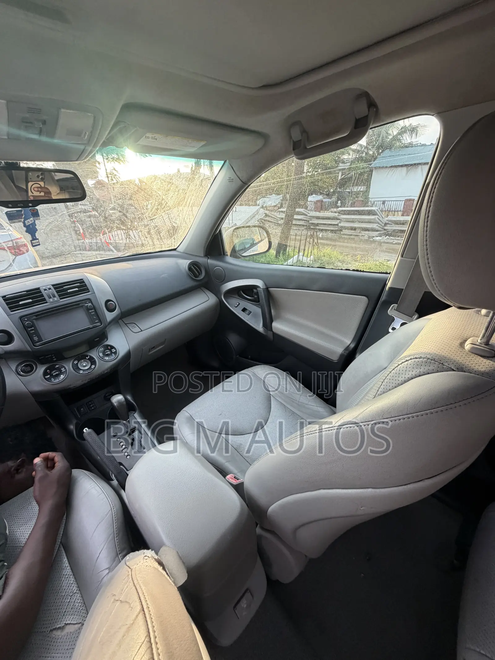 Toyota RAV4 2011 White