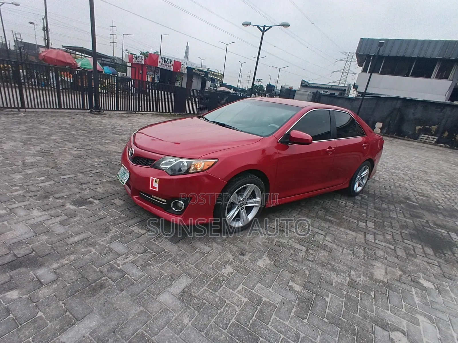 Toyota Camry SE 4dr Sedan (2.5L 4cyl 6A) 2013 Red