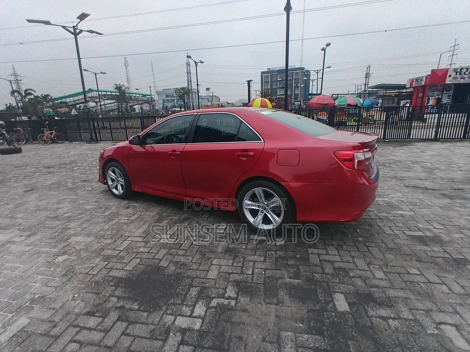 Toyota Camry SE 4dr Sedan (2.5L 4cyl 6A) 2013 Red