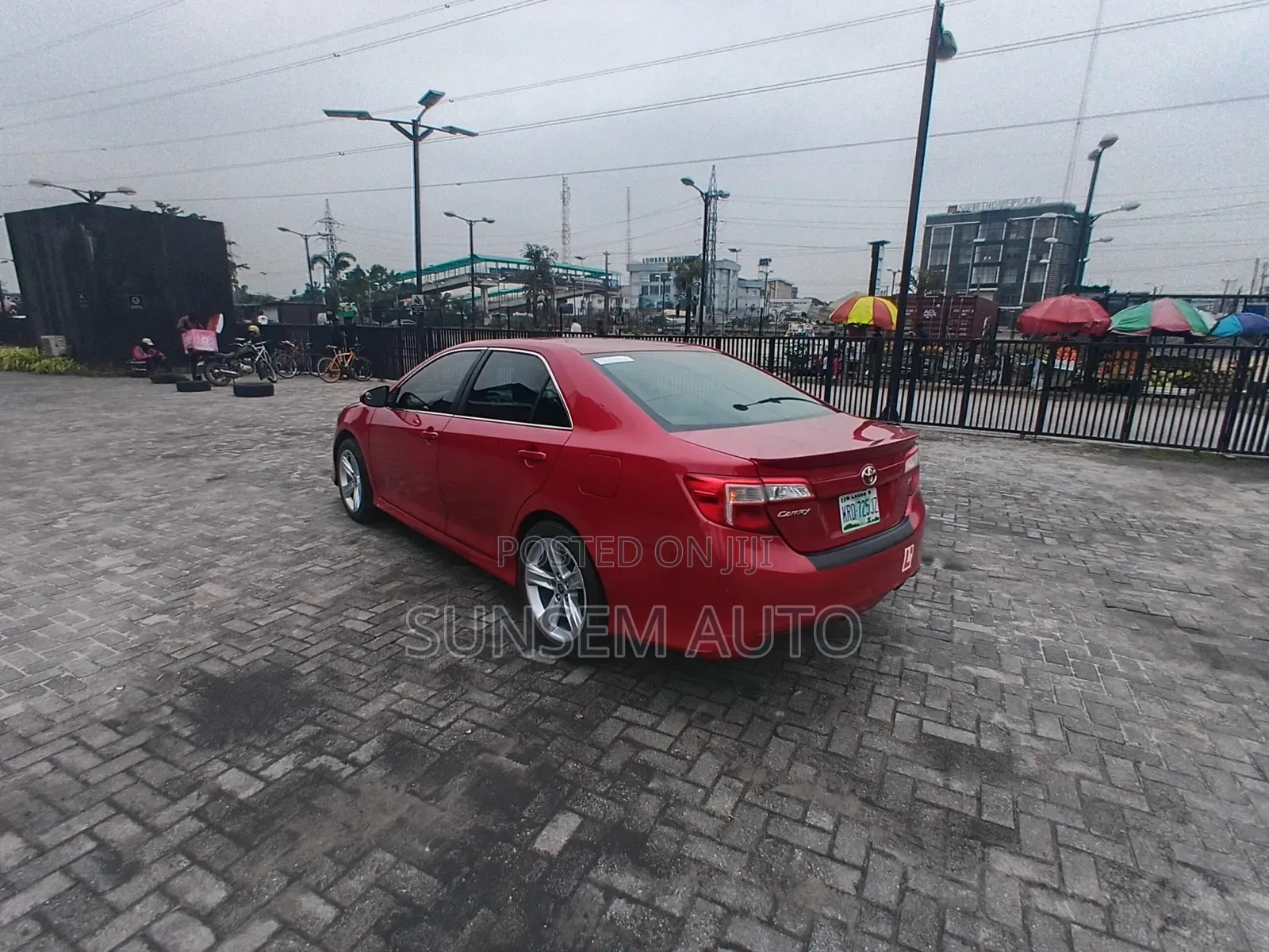 Toyota Camry SE 4dr Sedan (2.5L 4cyl 6A) 2013 Red