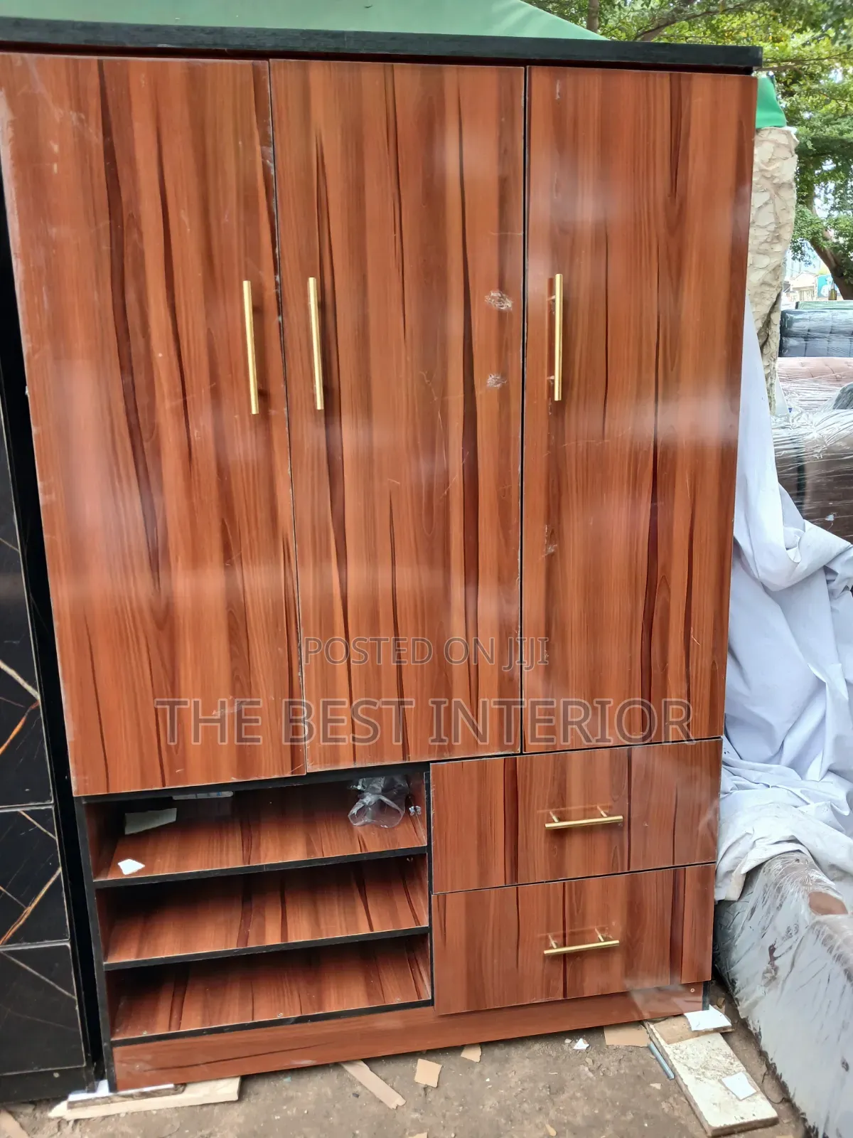 Premium Off-White & Brown Wardrobe – Strong, Stylish & Spacious