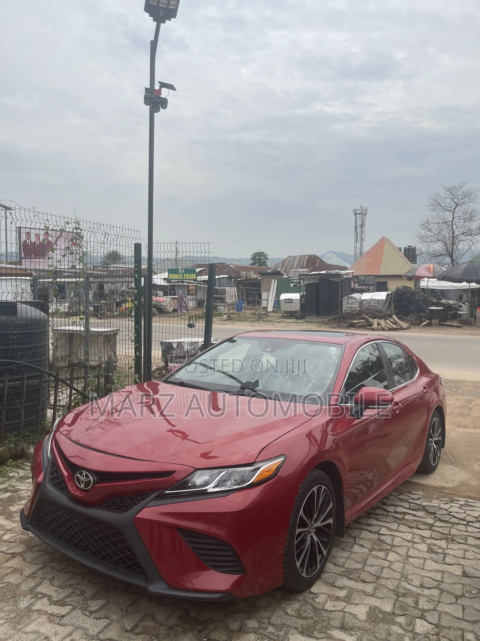 Toyota Camry SE 2021 Red
