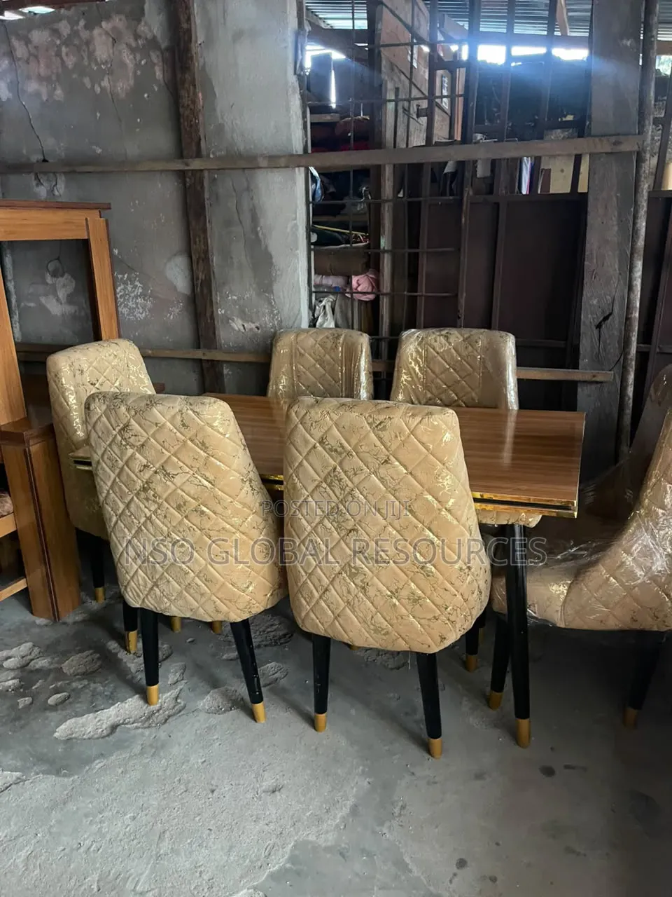 Beautiful and Strong Dining Set for Dining Room