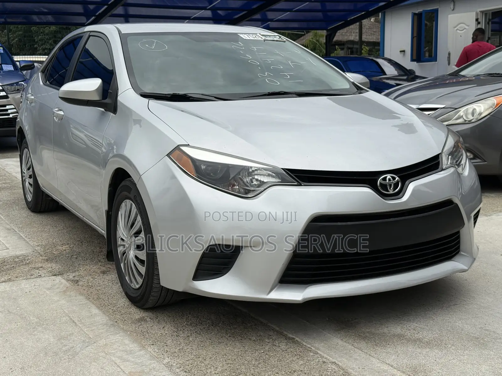 Toyota Corolla LE 4dr Sedan (1.8L 4cyl CVT) 2015 Silver