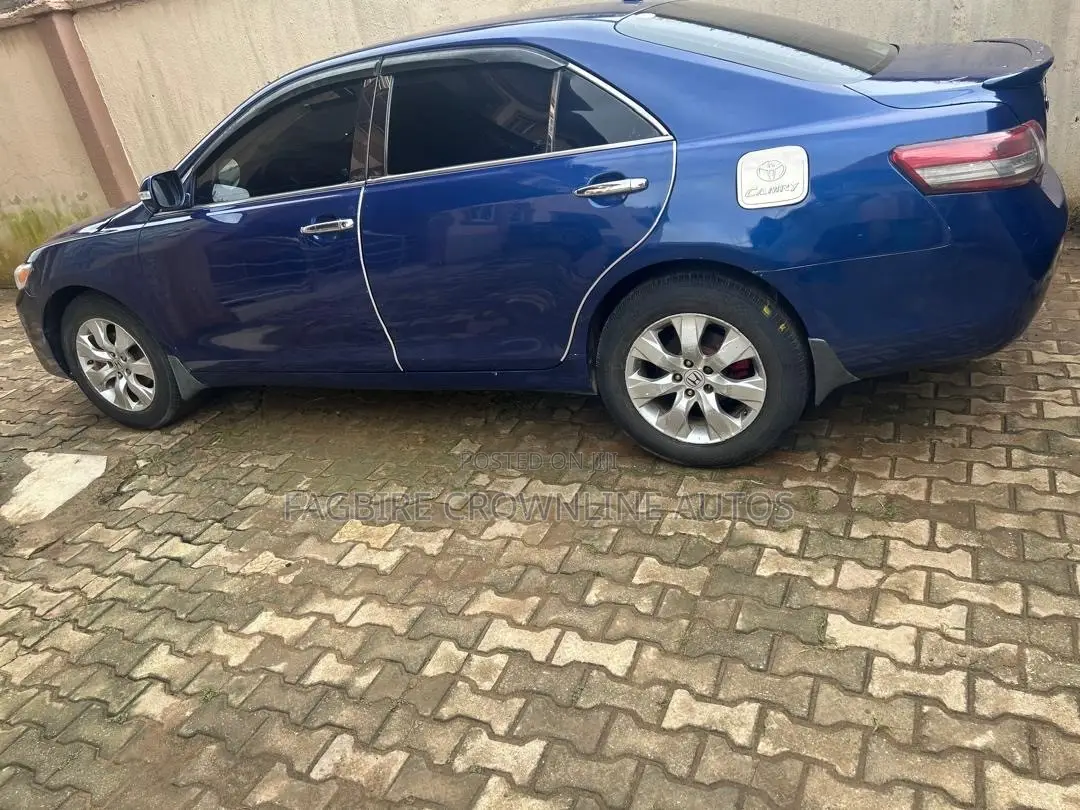 Toyota Camry LE 4dr Sedan (2.5L 4cyl 6AM) 2010 Blue
