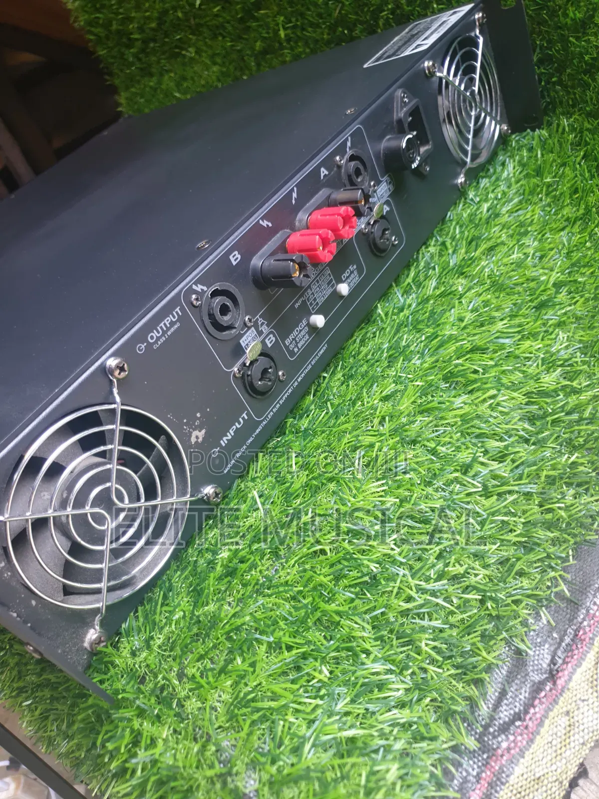 PEAVEY CS4000 Professional Power Amplifier