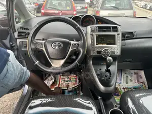 Toyota Verso 2018 Blue