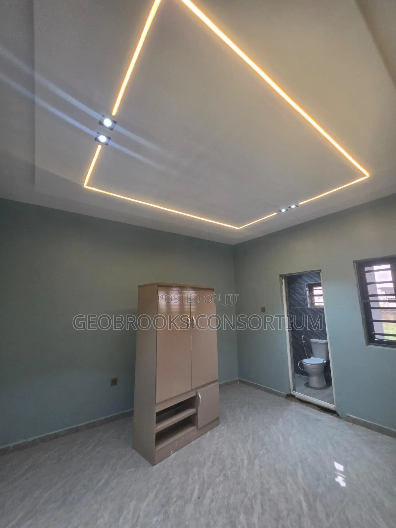 3bdrm Bungalow in Elebu, Oluyole Estate for sale